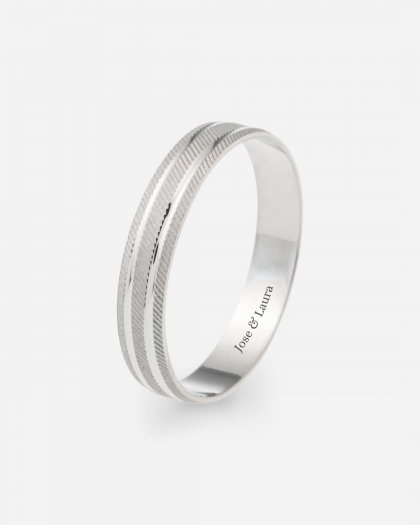 Alianza de boda facetada