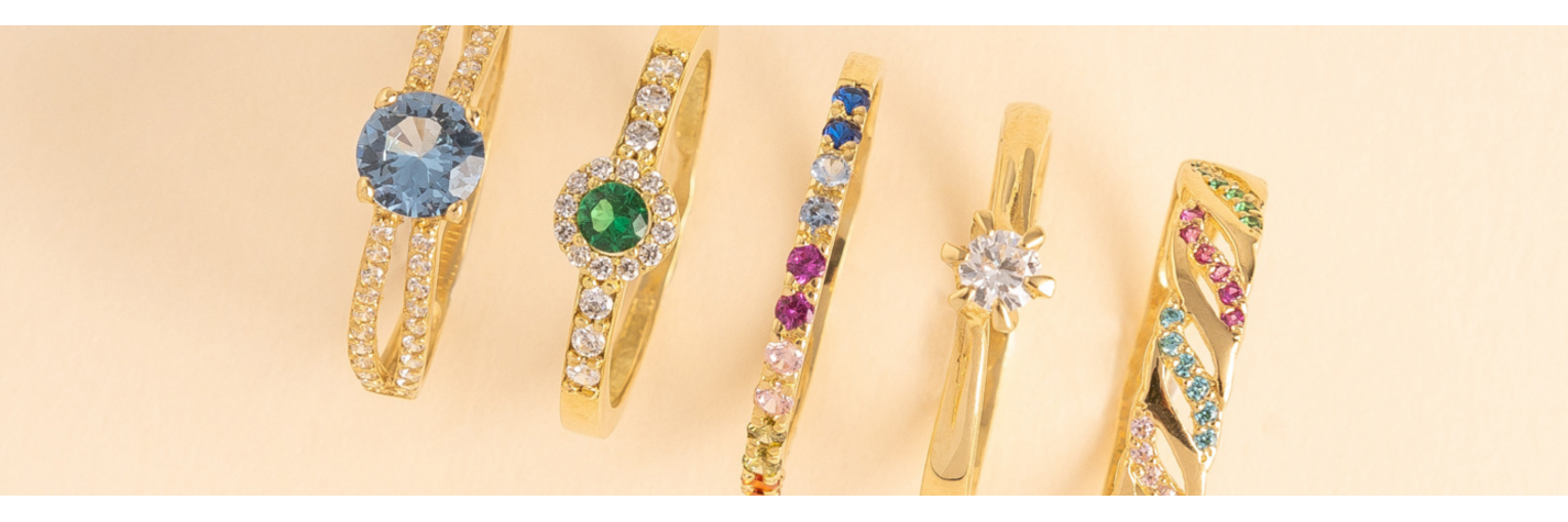 Anillos Personalizados: Diseños Únicos con Grabado Especial